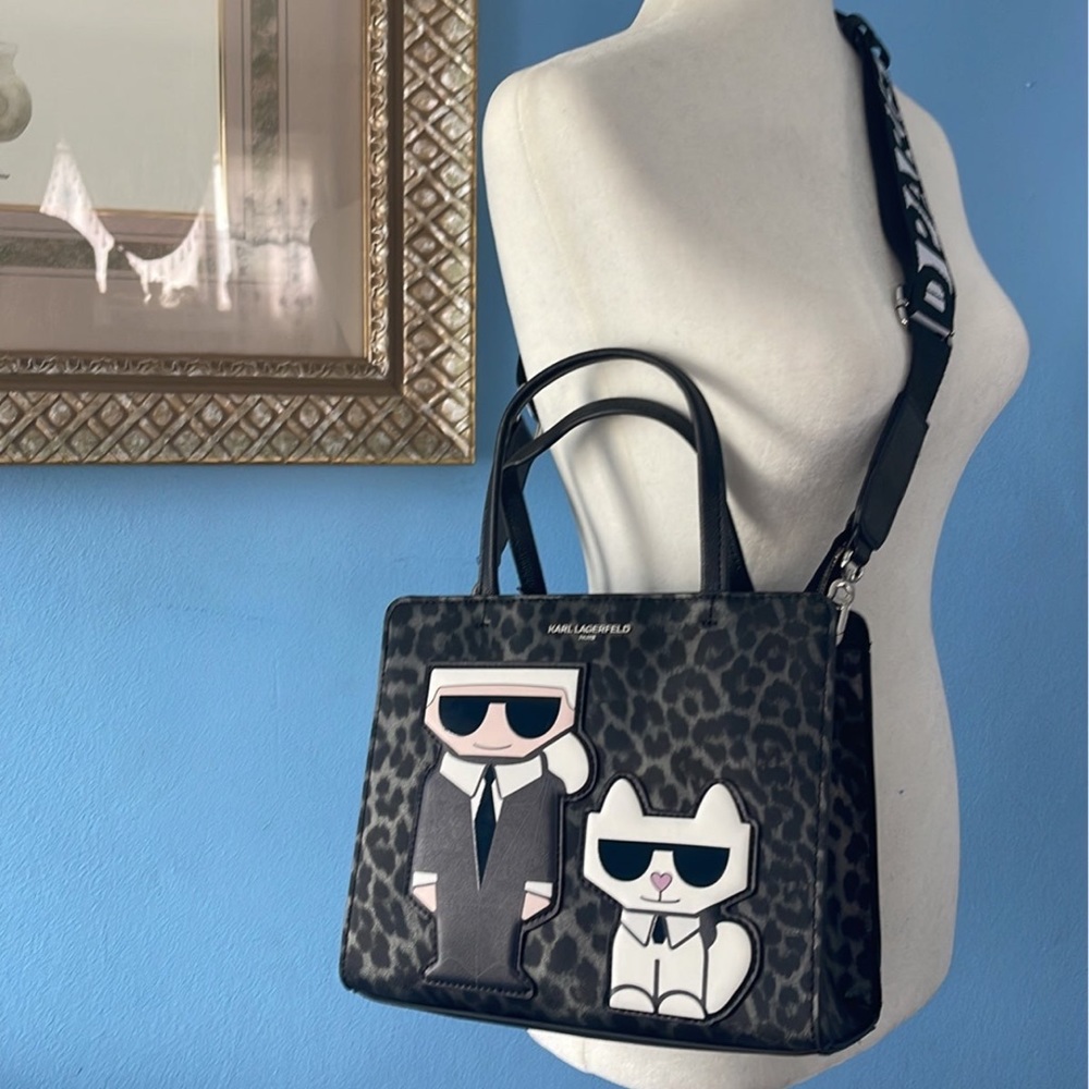 Karl lagerfeld Paris zipper closure cross body bag